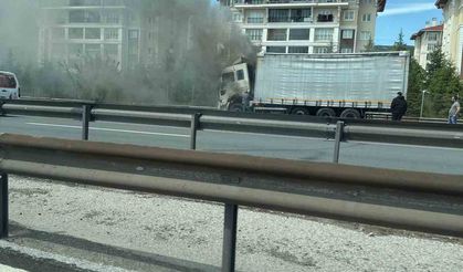 Kocaeli’de Tır Alev Alev Yandı: İtfaiye Müdahalesi Felaketi Önledi