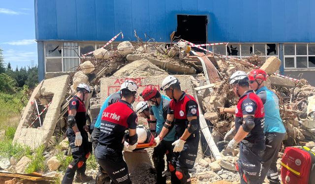 ÇAK-TİM'den başarılı deprem tatbikatı