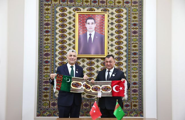 Ticaret Bakanı Ömer Bolat, Türkmenistan ziyareti kapsamında Türkmenistan Bakanlar Kurulu Başkan Yardımcısı Nökergulı Ata