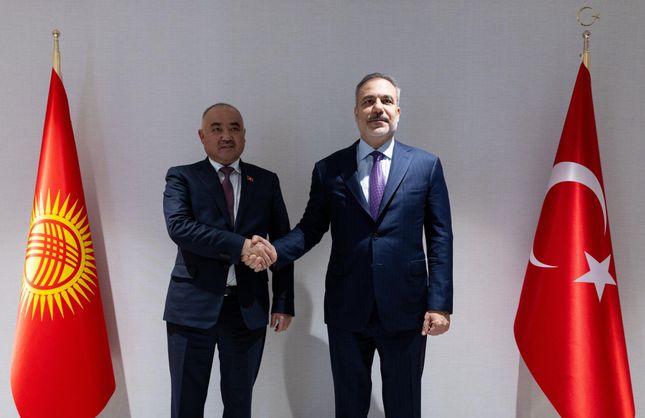Dışişleri Bakanı Hakan Fidan, Kırgızistan Meclis Başkanı Nurlanbek Turgunbek uulu ile Ankara’da görüştü