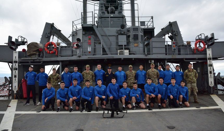 MSÜ Deniz Astsubay MYO Öğrencileri Açık Deniz Eğitimlerini Sürdürüyor